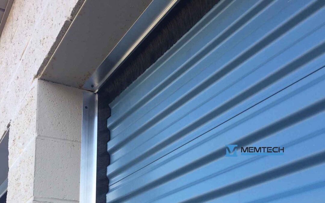 Benefits-of-Rolling-Steel-Curtain-Doors-Memtech-Brush